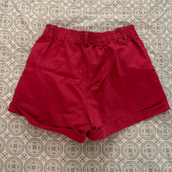 Two pair medium high waisted H&M shorts - Picture 2 of 9
